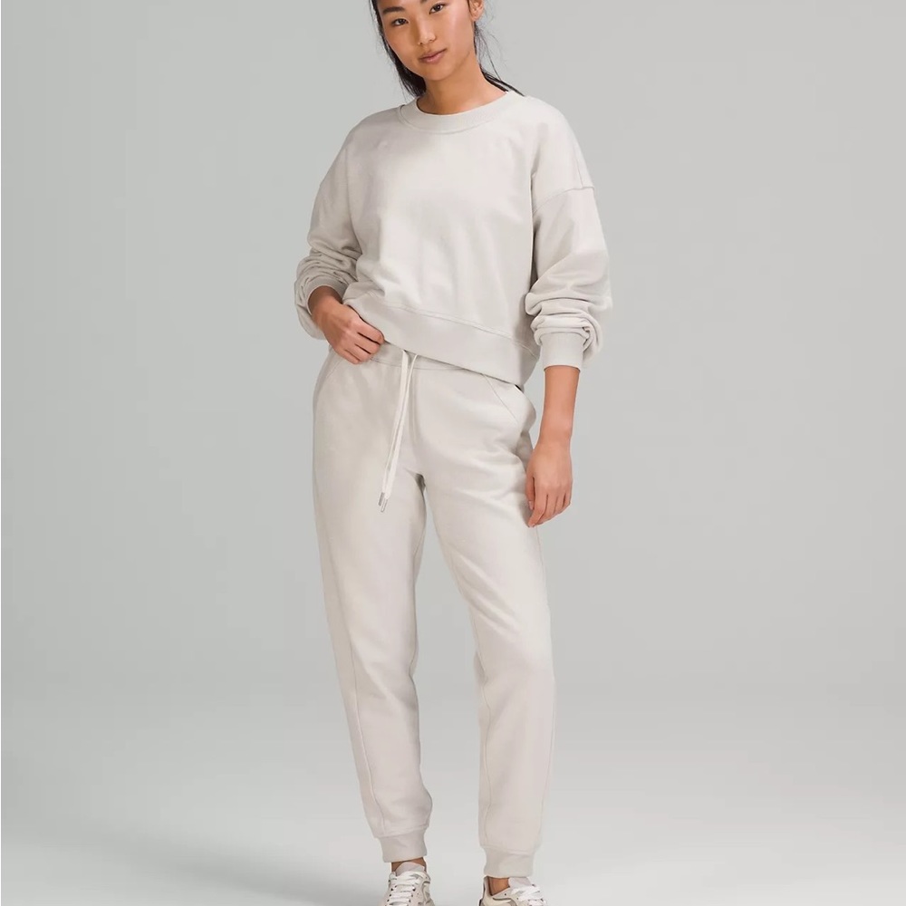 Lululemon NWT Scuba High-Rise Jogger 
Sparkle